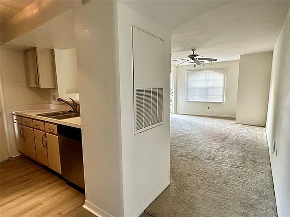 4th image of 7270 Westpointe Blvd APT 928