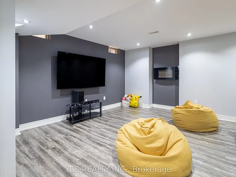 34 Newhouse Blvd — Photo 42