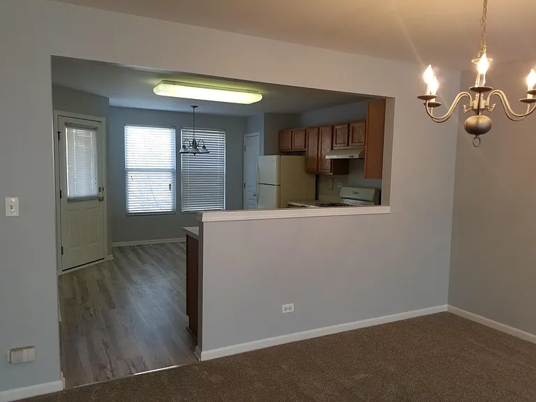 570 Conservatory Ln — Photo 13