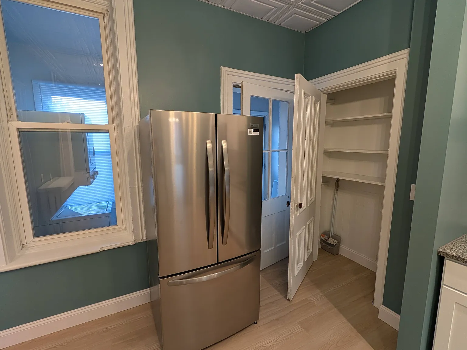 2 bed, 1000 sqft, $1,650 — Photo 3