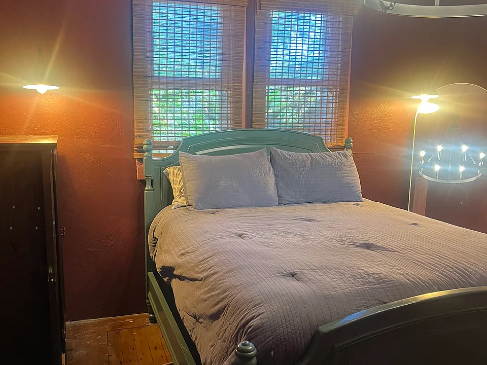 411 Poli St #1