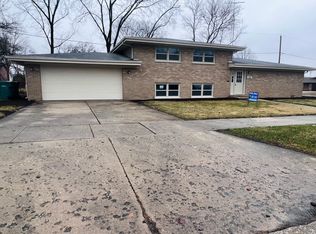 2222 Beechwood Rd, Joliet, IL 60432