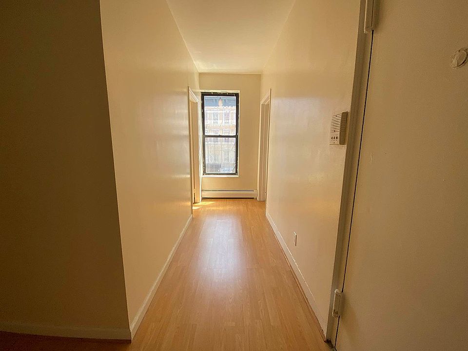 1st image of 1567 2nd Ave APT 3