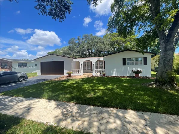 9301 SW 54th St, Cooper City, FL 33328
