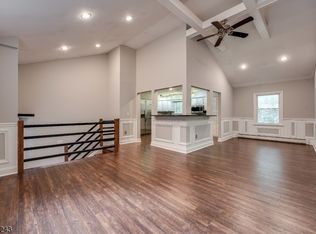 3 Smith Trl, Hopatcong, NJ 07843