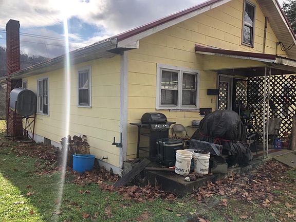 4th image of 122 Calvary St