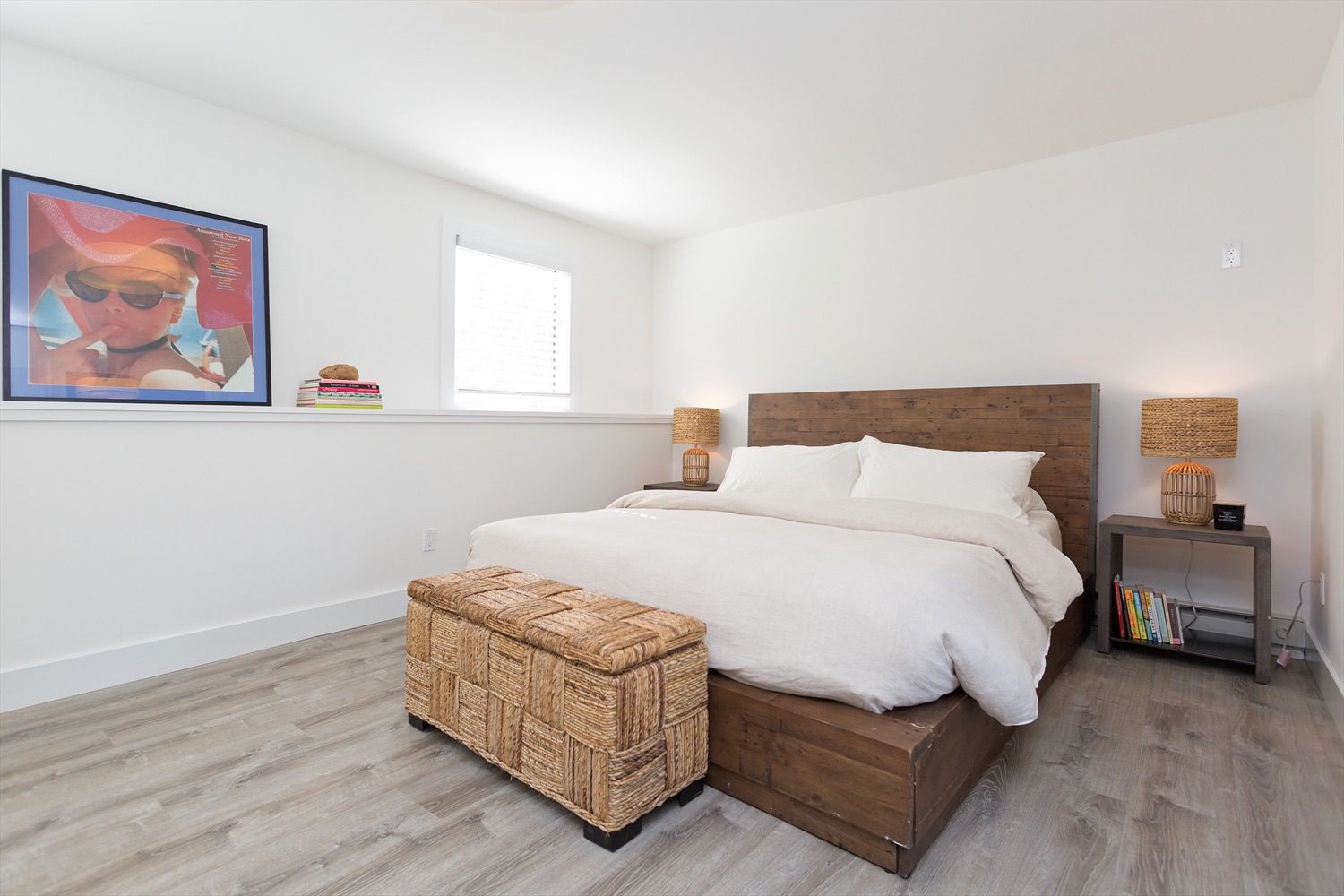  Downstairs bedroom (king).