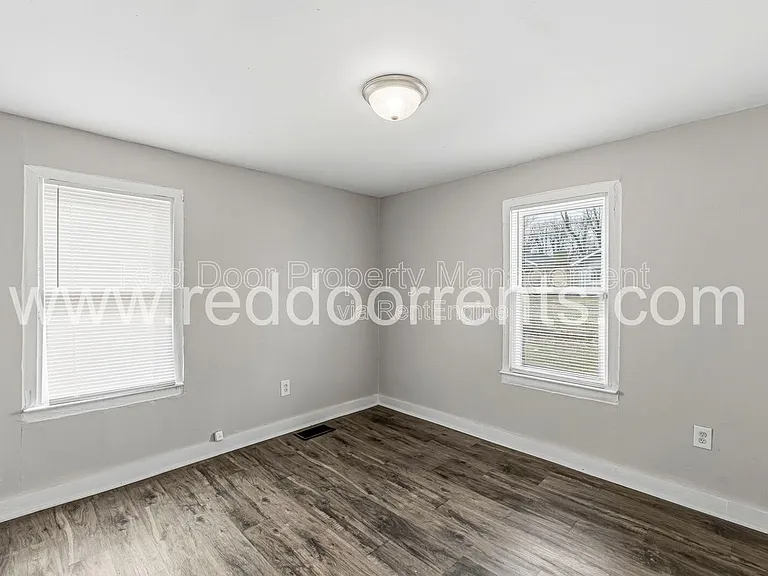 4320 E 30th St — Photo 17