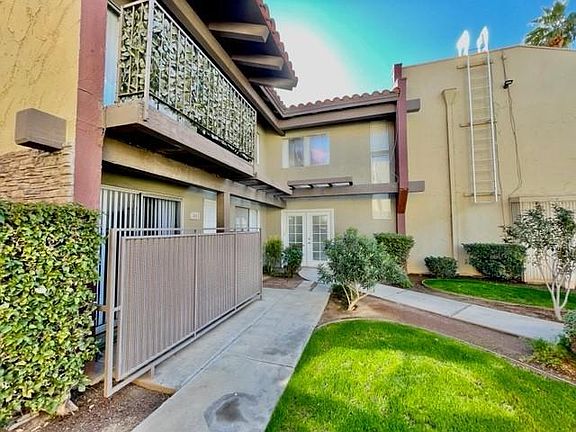 4th image of 51060 Eisenhower Dr #6