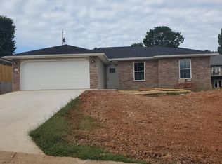 1308 Justin Trl, Neosho, MO 64850