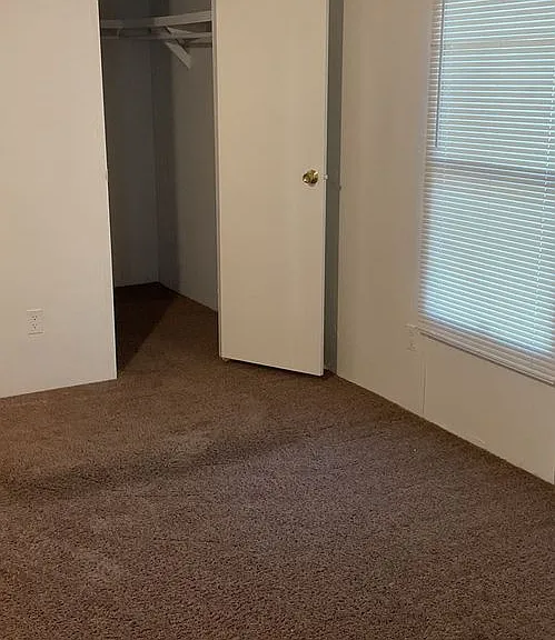 521 E Veterans Memorial Blvd #66 — Photo 6