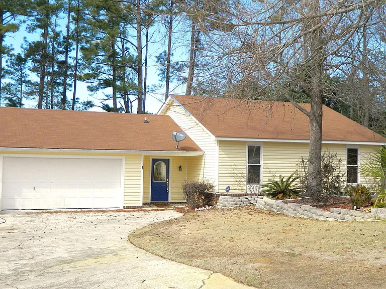 230 Ronstadt Dr — Photo 3