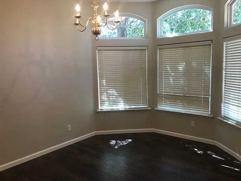 1217 Florence Ave — Photo 5