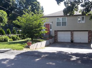 54 Brayton St, East Greenwich, RI 02818