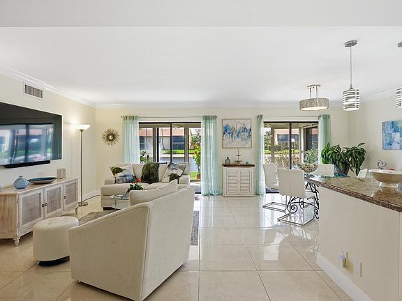 4th image of 10223 N Circle Lake Drive #102