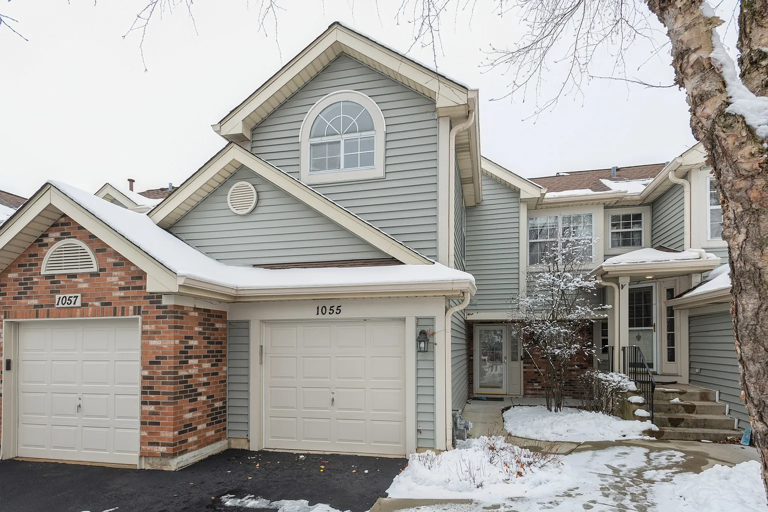 1055 Rockport Dr photo 1
