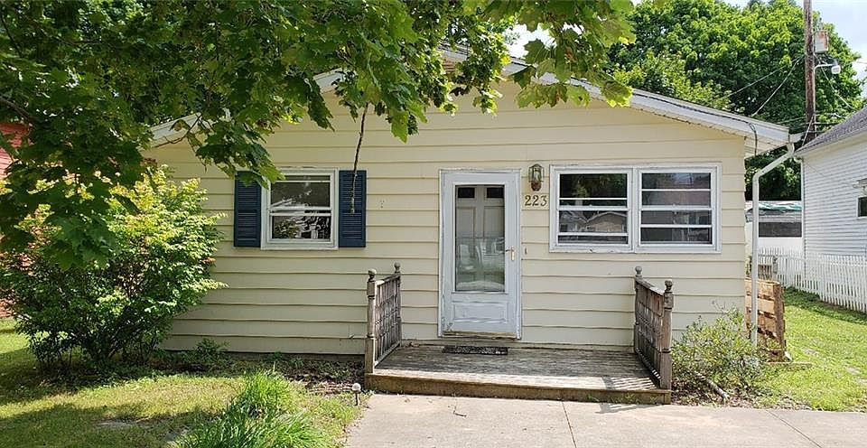 1st image of 223 Pine St