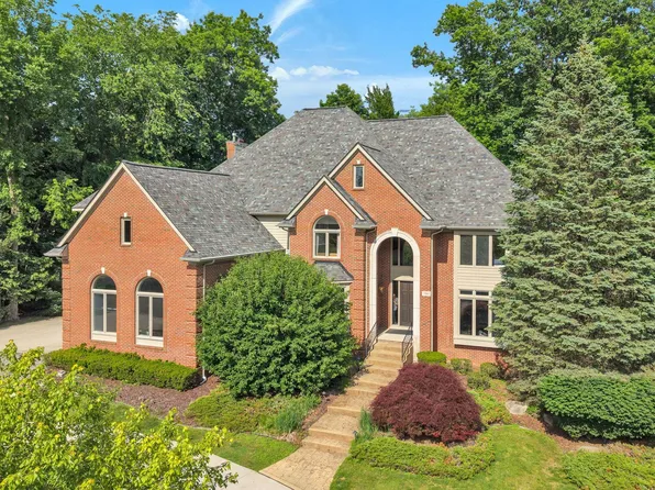 7061 Trailway Ct, West Bloomfield, MI 48322