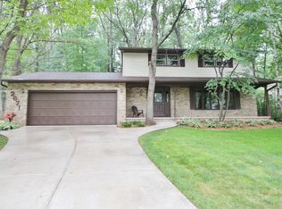 2671 Shag Bark Ln, Green Bay, WI 54313