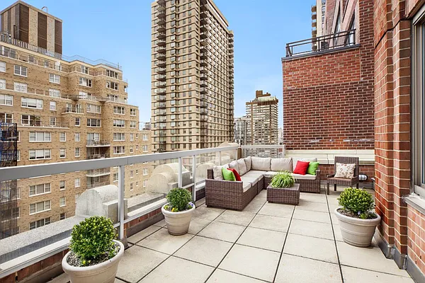 Sold by Stribling | media 2