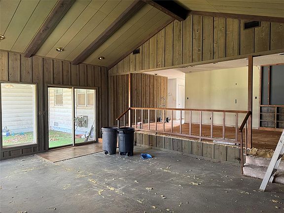 4th image of 518 Lakeside Dr