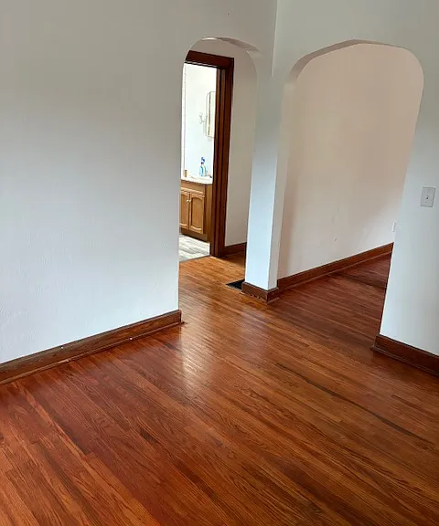 907 Avenue G — Photo 7