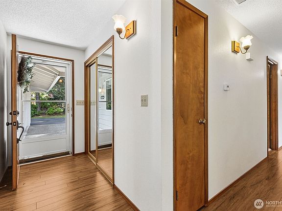 5th image of 7204 44th Avenue NE