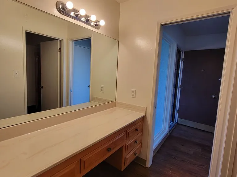 1744 S Oak Park St — Photo 10