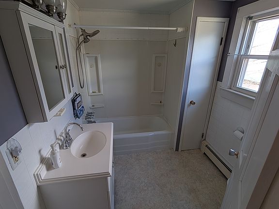 5th image of 51 Chestnut St #A