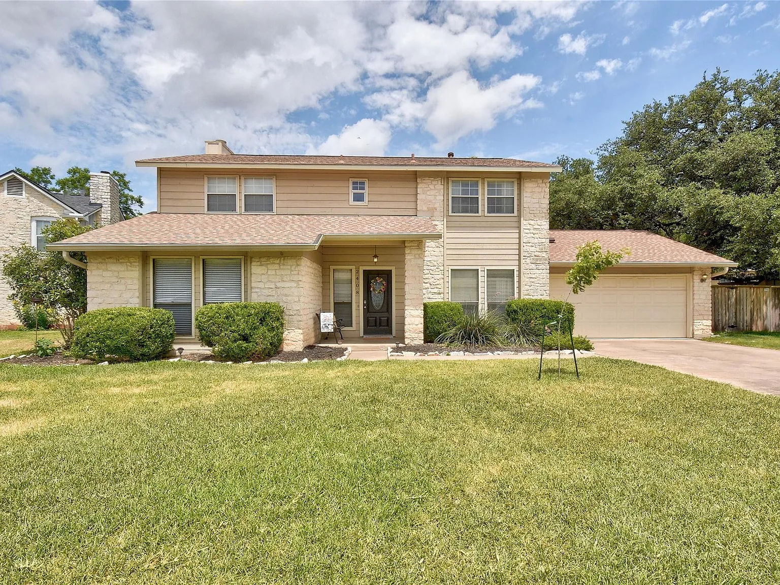 4 bed, 2.5 bath, 2250 sqft, $2,575 — Photo 1
