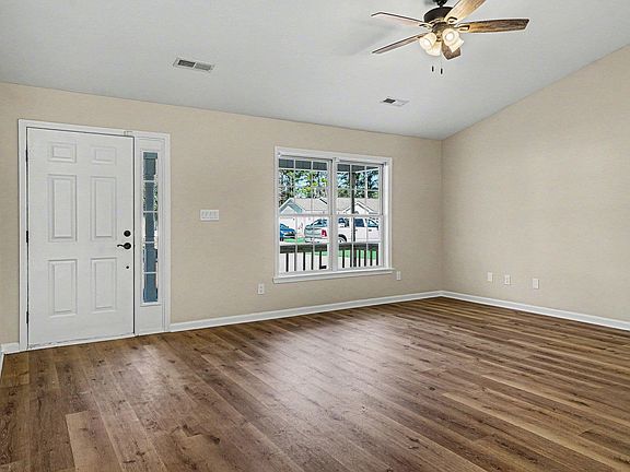 3rd image of 1127 Lancelot Ln.