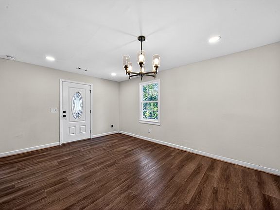 2nd image of 1430 Cloverdale Rd