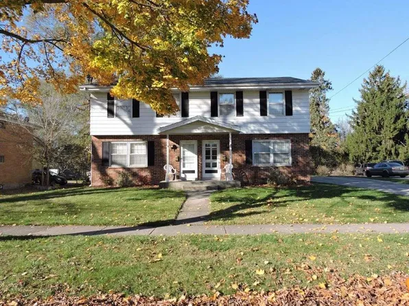 1542 Whiterock Ave, Waukesha, WI 53186