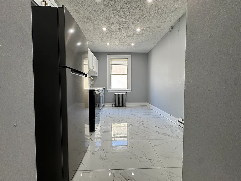 11 Gorham Ave #C302 — Photo 8