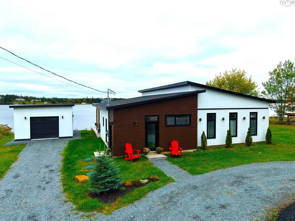 1612 Crowell Rd, Halifax, NS B2Z 1N5