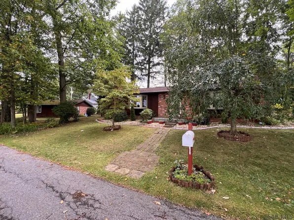 103 Crestview Dr, Johnstown, PA 15904