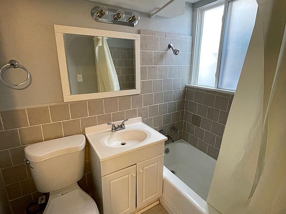 5th image of 3722 Wyoming St #A