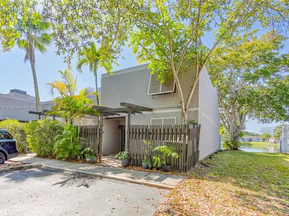1548 NW 113th Way, Pembroke Pines, FL 33026
