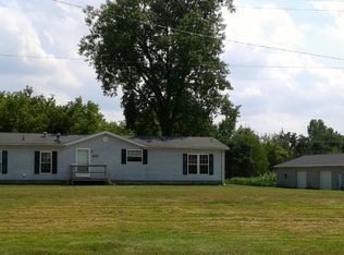 10039 Sarle Rd, Freeland, MI 48623