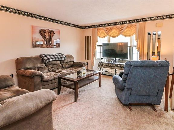 4th image of 62 Jordache Ln