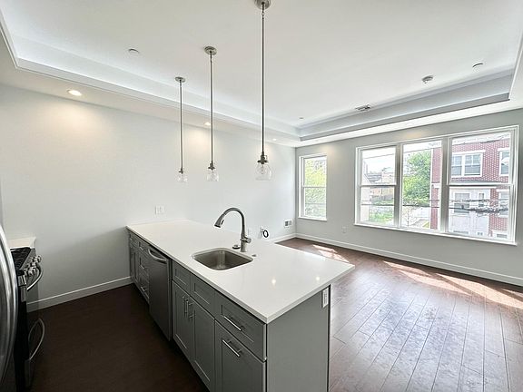 3rd image of 1337 N Franklin St #Ii