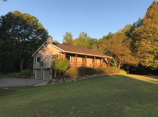 10695 Roberts Rd, Stockbridge, MI 49285