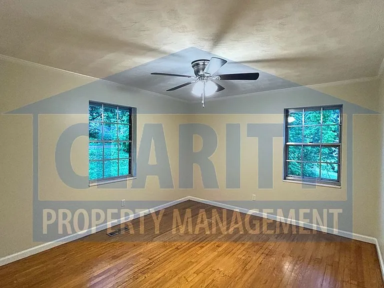 809 Dockery Ln SE — Photo 8