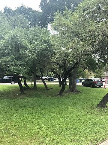 1st image of 9 Deerfield Dr