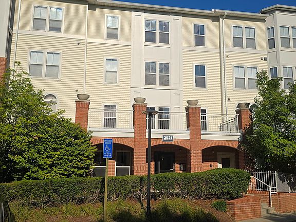 2nd image of 2921 Deer Hollow Way Unit 115