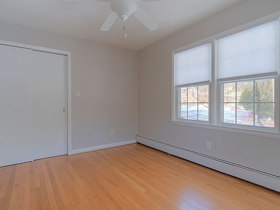 5th image of 403 Cork Dr