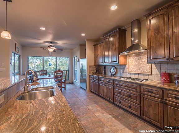 5th image of 2110 Connie Dr
