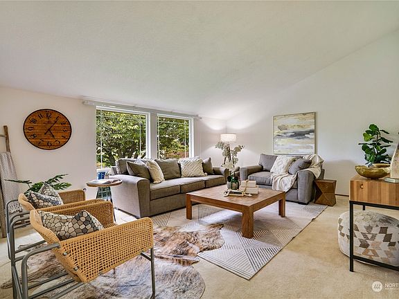 4th image of 10014 100th Avenue SW