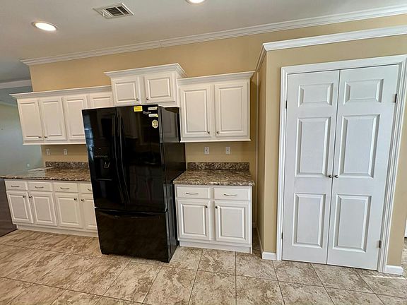 3rd image of 3825 Seagate Dr #547