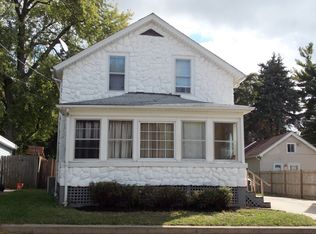 411 Beach St, Aurora, IL 60505